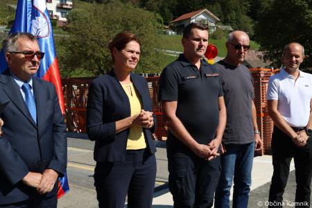 Začasni most v Stranjah povezal levi in desni breg Kamniške Bistrice (20)